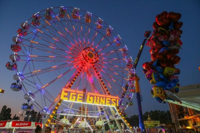 Bir İzmir Fuar klasiği: Lunapark