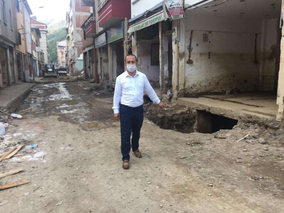 Çakmak, Giresun’un afet bölgesinde incelemelerde bulundu