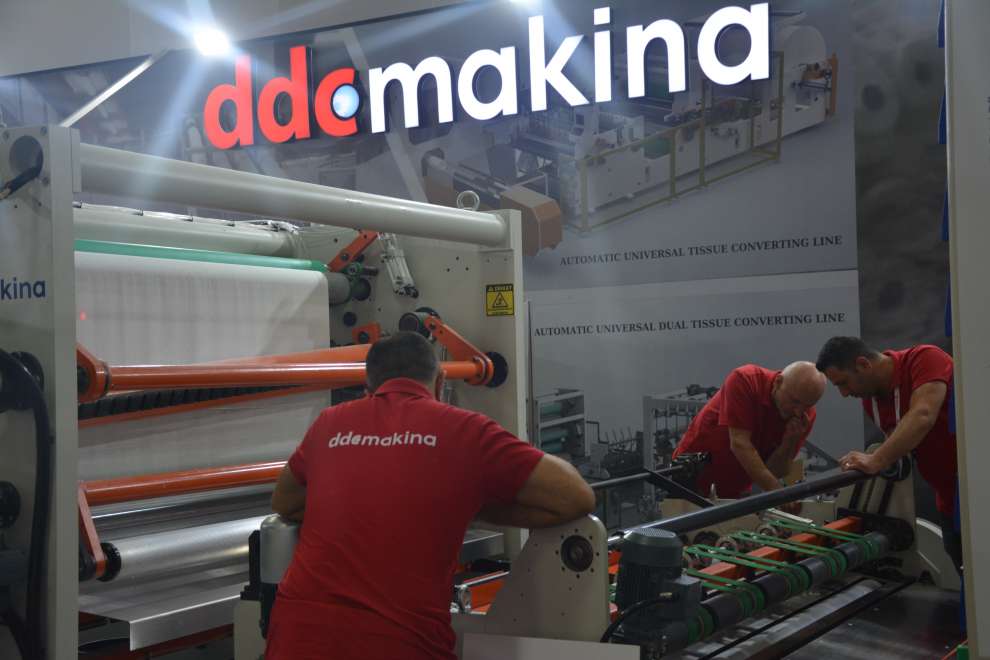 Kocaeli İMESte faaliyet gösteren Türk markası DDC Makina, fuarda kurduğu 14 metre uzunluğundaki üretim hattıyla yoğun ilgi gördü.