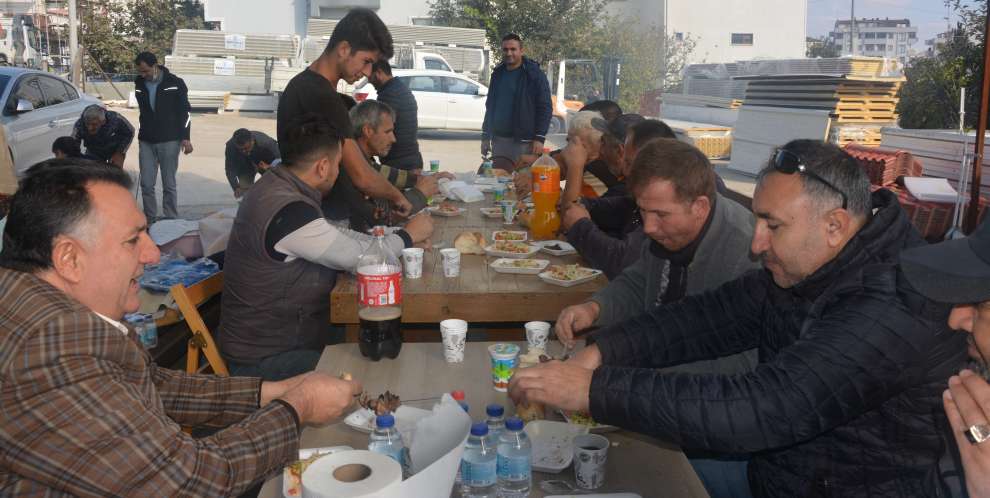 Lidersan Yapı, İnönü Mahallesi'nde kurban keserek yeni projesinin temelini attı.