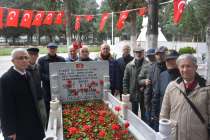 Üç emekli general ve dokuz emekli albaydan oluşan Kara Harp Okulu 1975 yılı mezunları, Gebze Şehitli'nde yatan devre arkadaşları , Şehit J. Binbaşı Tahsin Büyükçoban'ı şehitlikte andıla