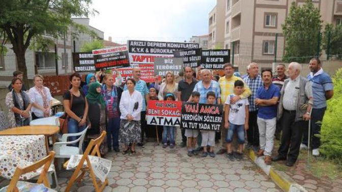 16 yıldır yaşadıkları evlerden çıkarılmak istenen depremzedeler çözüm istiyor