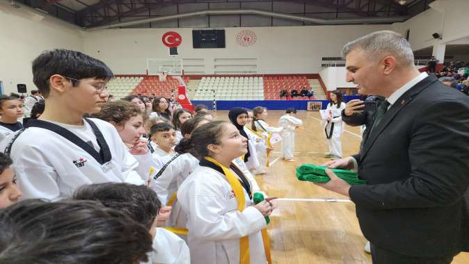 270 GÖLCÜK BELEDİYESPOR TAEKWONDO SPORCUSU KUŞAK ATLADI