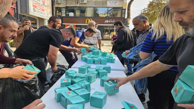 29.YEŞİL İHSANİYE ELMA FESTİVALİ LEZZET DAĞITIMI İLE BAŞLADI