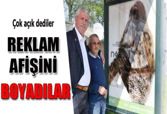 Açık reklam afişini boyadılar