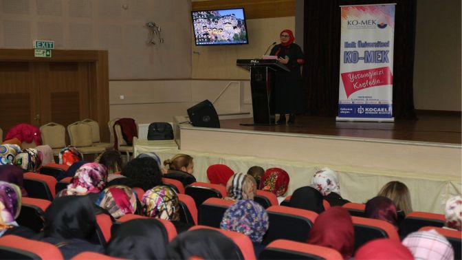 “Aile Okulu” ile kursiyerleri daha bilinçli