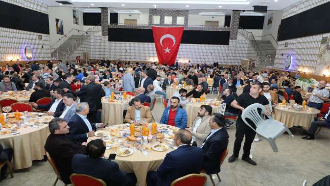 AK Dilovası ailesi iftarda buluştu