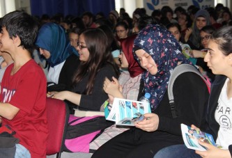 "Akademi Lise" okullarda tanıtıldı