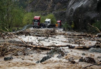 Artvin'deki sel felaketinde ölü sayısı ikiye yükseldi.