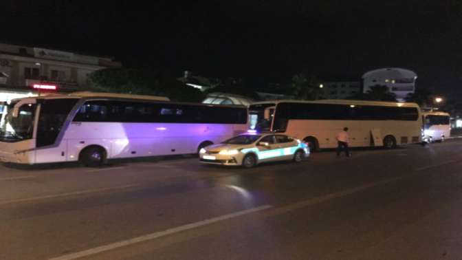 Bagajda Uyuyan Şoförler Neye Uğradığını Şaşırdı: Alanyada Tur Otobüslerine Gece Yarısı Baskını