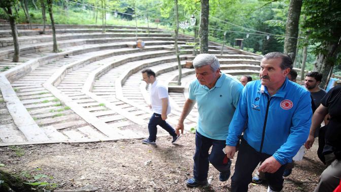 Bakan Osman Aşkın Bak, Diriliş Kampına hayran kaldı