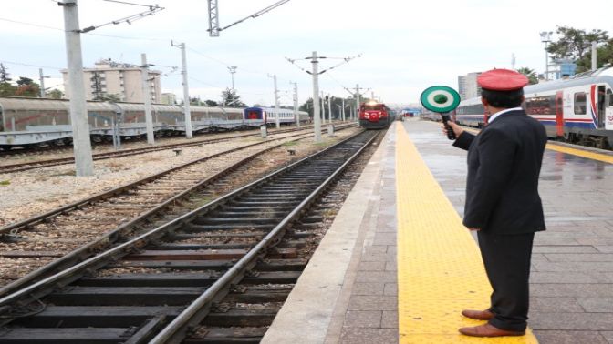 Bakü-Tiflis-Kars Hattındaki İlk Tren, Mersine 10 Saat Erken Ulaştı