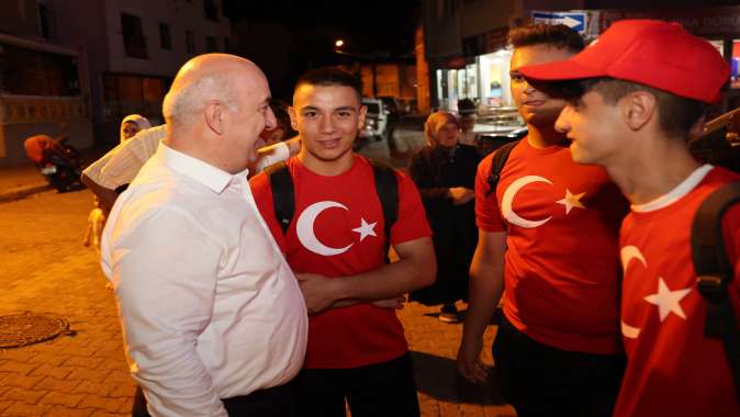 Başkan Bıyık, gençleri Ömer Halisdemir’e uğurladı