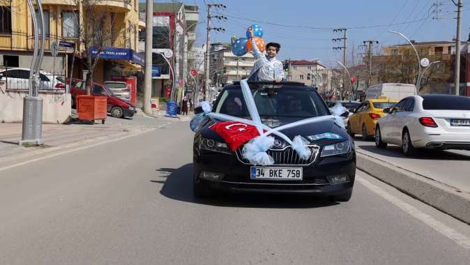 Başkan Bıyık’ın makam aracı, şehit oğluna sünnet arabası oldu