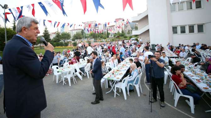 Başkan Karaosmanoğlu, “Bu toprakların bereketisiniz”