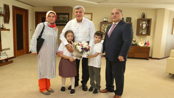 Başkan Karaosmanoğlu, ‘’Çocuklarımız cennet vatanımızın geleceğidir’’