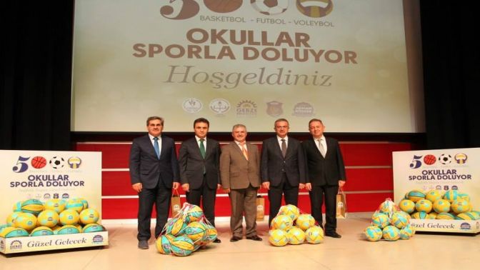 Başkan Köşker’den okullara sportif destek!