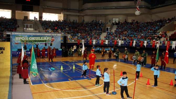 Bu yıl 13 bin 95 çocuk 10 ayrı branşta ücretsiz spor eğitimi aldı