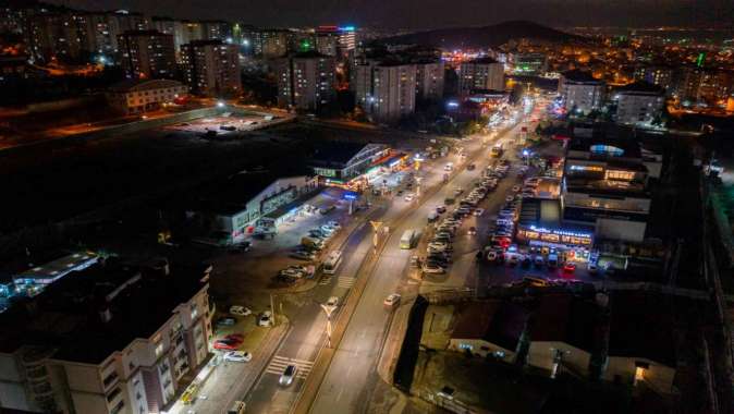 Büyükşehir 350 noktada Kocaeli’nin üstyapısını nakış gibi işliyor