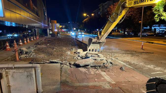 Büyükşehir, Atatürk Bulvarını yeniliyor