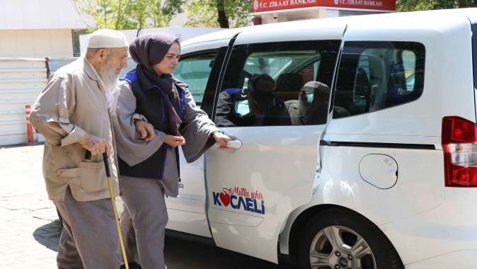 Büyükşehir’den yalnızlığı unutturan hizmetler