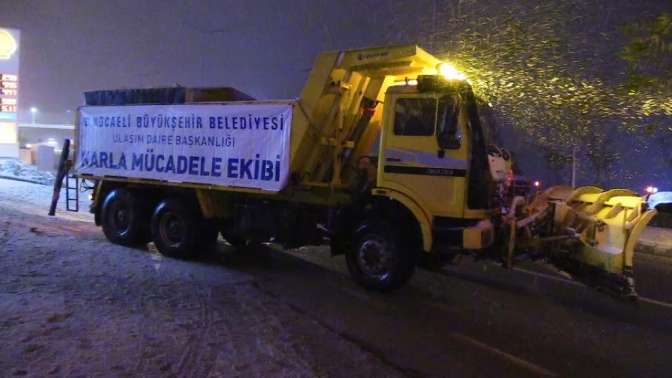 Büyükşehir’in kar komandoları yine iş başındaydı