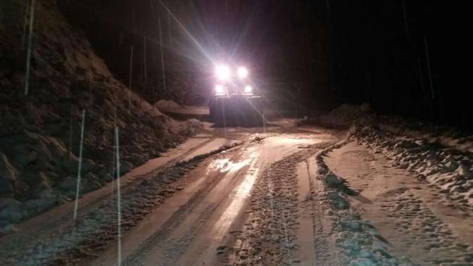 Büyükşehir’in köylere dağıttığı kar küreme bıçakları sayesinde kapalı köy yolu bulunmuyor