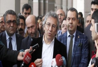 Can Dündar'a tutuklama talebi