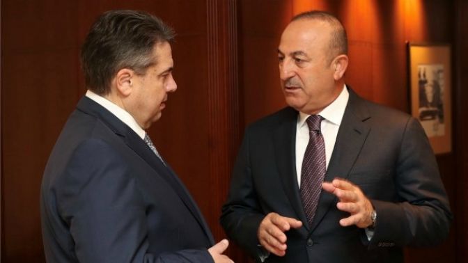 Çavuşoğlu, Alman mevkidaşı Gabriel ile telefonda görüştü