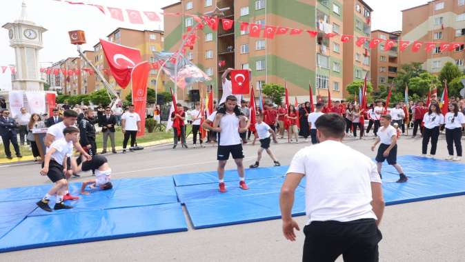 Çayırova’da 19 Mayıs coşkusu