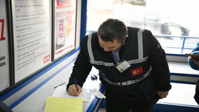 Çayırova’daki marketlerde denetimler sürüyor