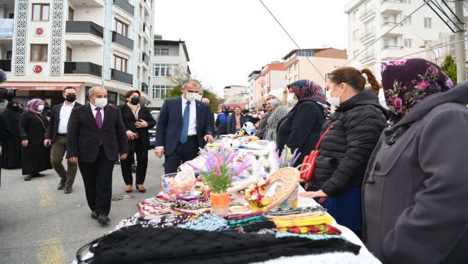 Çayırova’lı kadınlara el işi ürünleri satış noktası