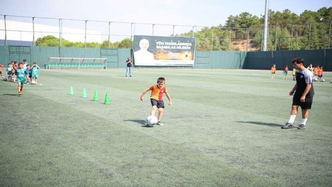 Çayırovalı çocukların yaz spor eğitimleri sürüyor