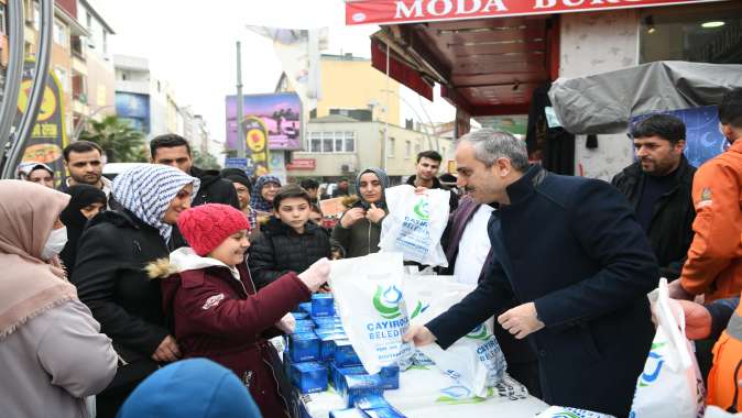 Çiftçi’den vatandaşlara kandil simidi