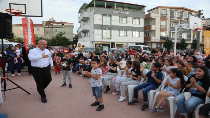 Çocuklar her şeyin en güzelini hak ediyor