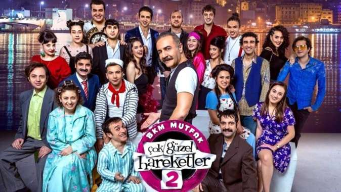 Çok Güzel Hareketler-2 ekibi geri dönüşüm skeçleriyle festivalde