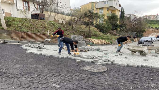 Darıca’da güvenli ulaşım için asfalt ve parke seferberliği