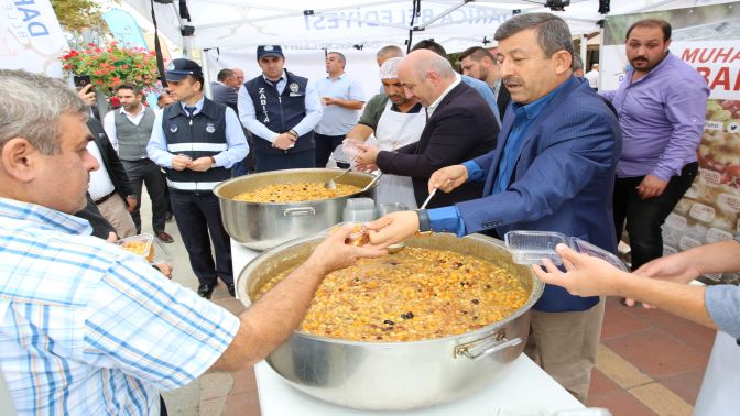 DARICA MUHARREM AYINI KUTLUYOR