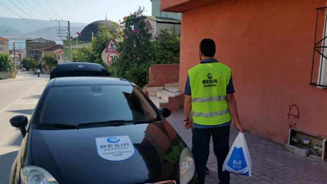 Derince Beşir Derneği Bu Kurban Bayramında da Fakirlerin Yüzünü Güldürdü