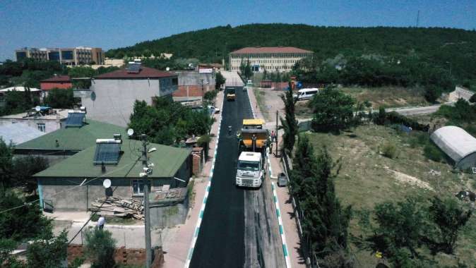 Dilovası Bağdat Caddesi’ne 2 günde bin 450 ton asfalt serildi