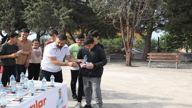 Dilovası Belediyesi; LGS’de öğrencileri yalnız bırakmadı