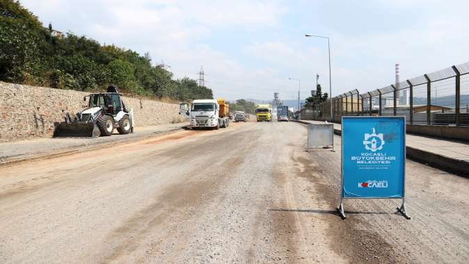 Dilovası Liman Caddesinde üstyapı çalışması