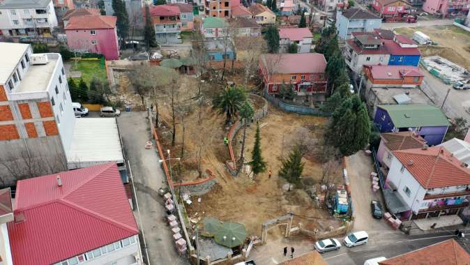 Dilovası’nda Adnan Kahveci Parkı sil baştan