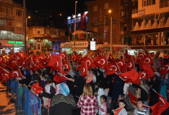 Dilovası’ndaki halkı demokrasiye sahip çıkıyor