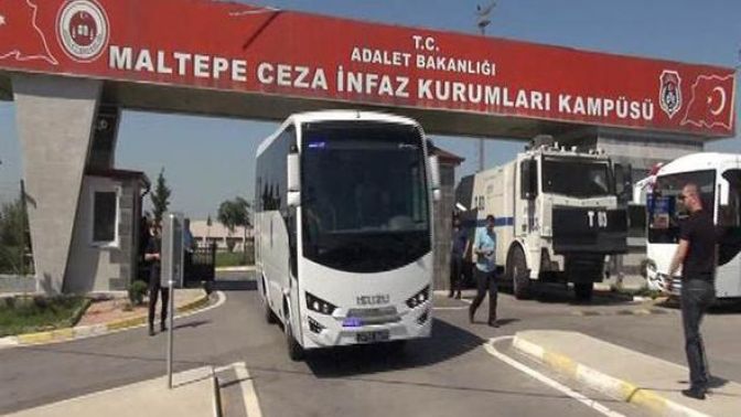 Enis Berberoğlu cenazeye katılmak için cezaevinden çıktı