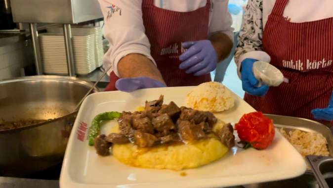 Eski Ramazanlar Maide Restoran ve Antik Köfte’de