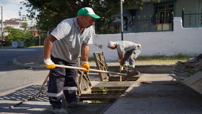 Fen işleri ekiplerinin saha çalışmaları sürüyor