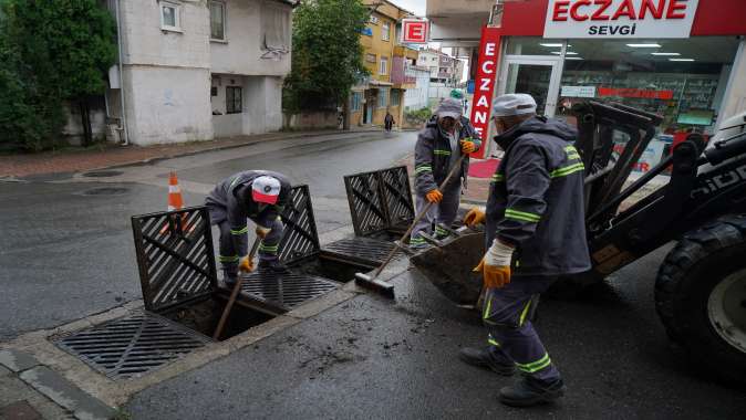 Fen işlerinden mazgal temizliği