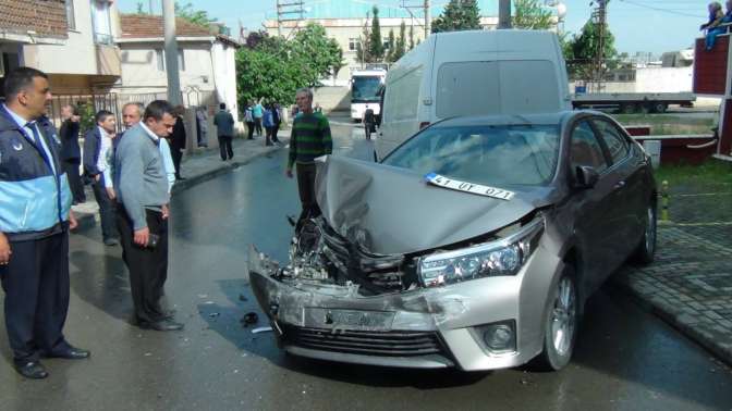 Freni patlayan otobüs 4 aracı biçti