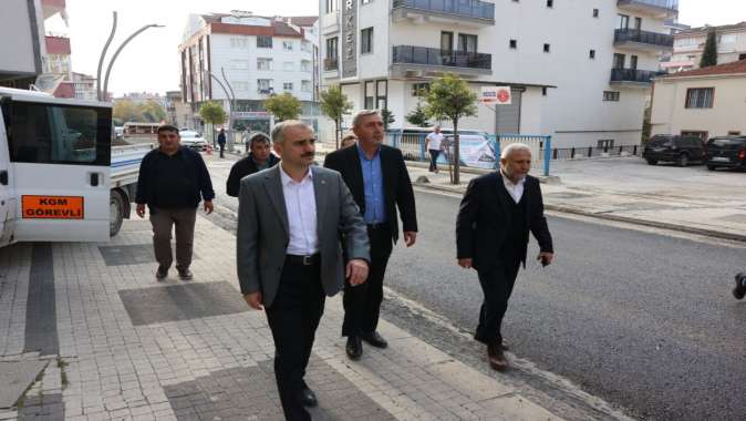 Gaziler Caddesi’nin asfaltı yenileniyor